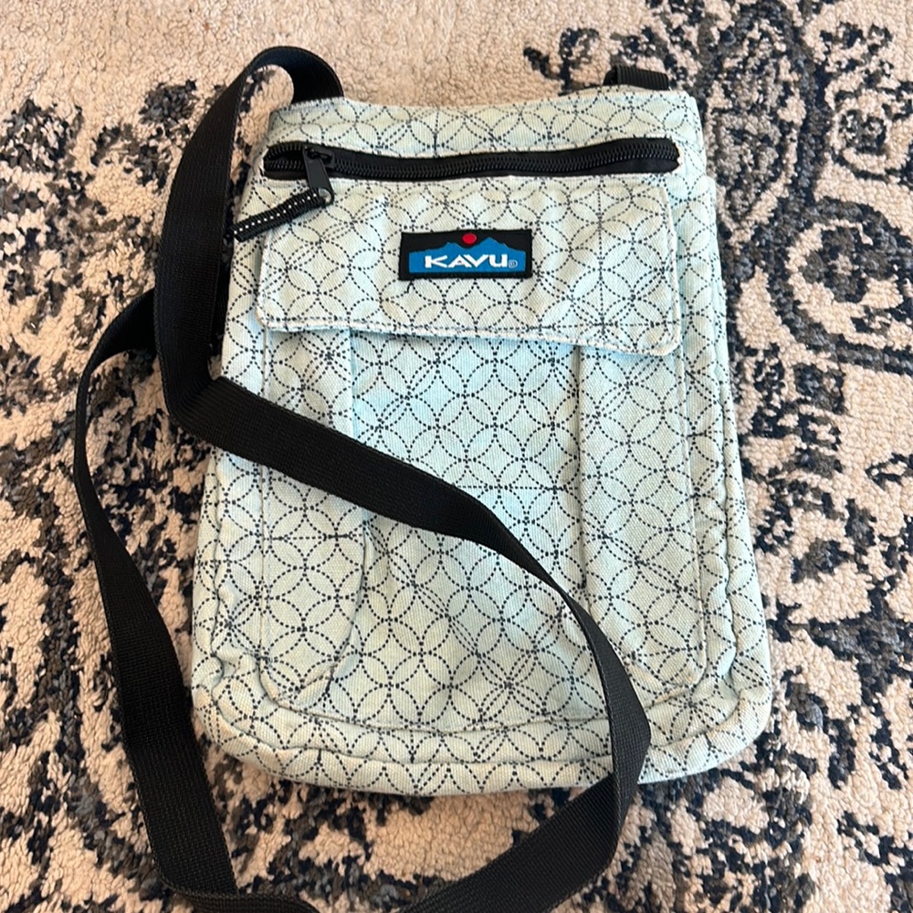 Kavu Crossbody Shoulder Bag Purse Adjustable Strap 4 Pouch